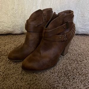 XOXO Women’s Bootie | 8.5M | Brown
